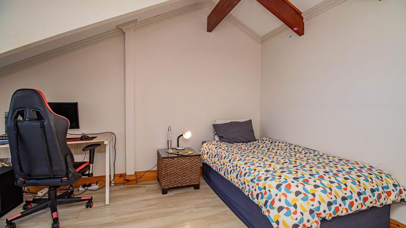 4 Bedroom Property for Sale in Outeniqua Strand Western Cape